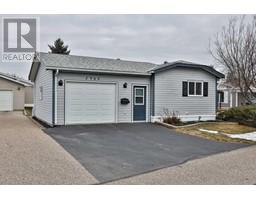 2909 33 Avenue S, lethbridge, Alberta