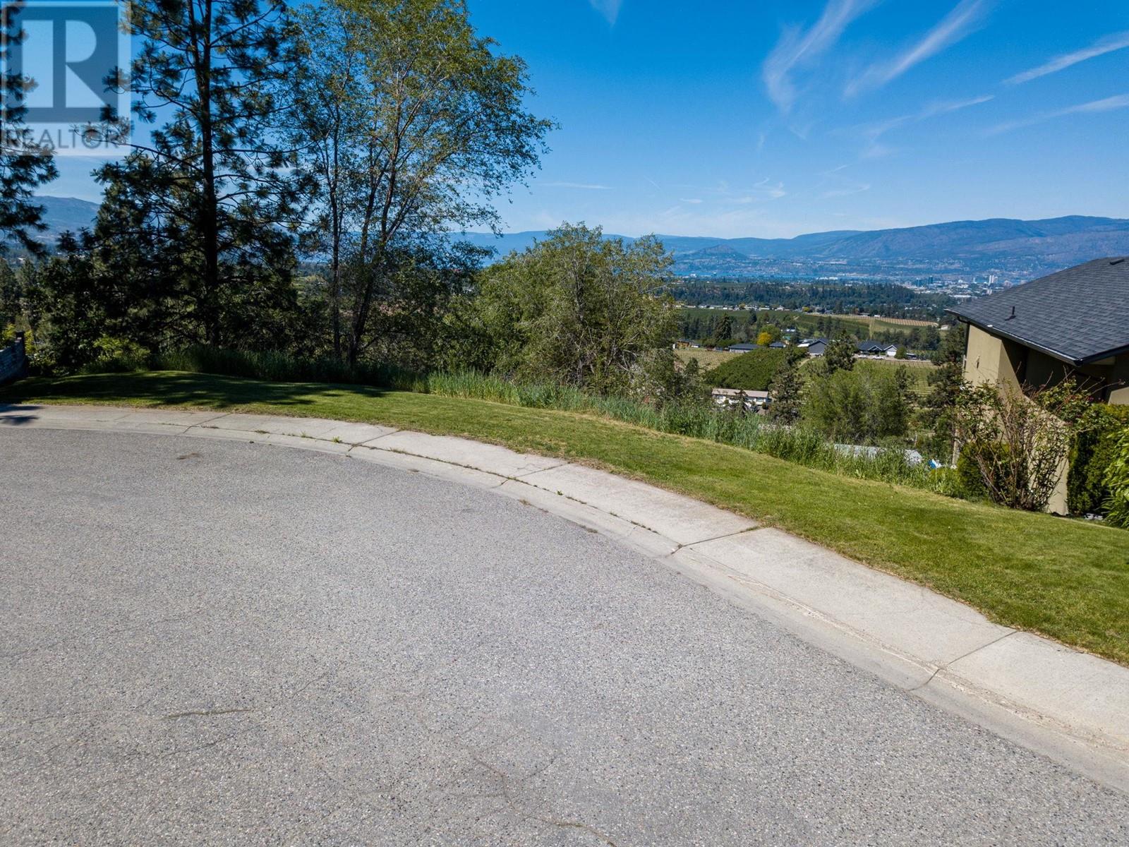 952 Ackerman Court, Kelowna, British Columbia  V1X 7L2 - Photo 4 - 10331381
