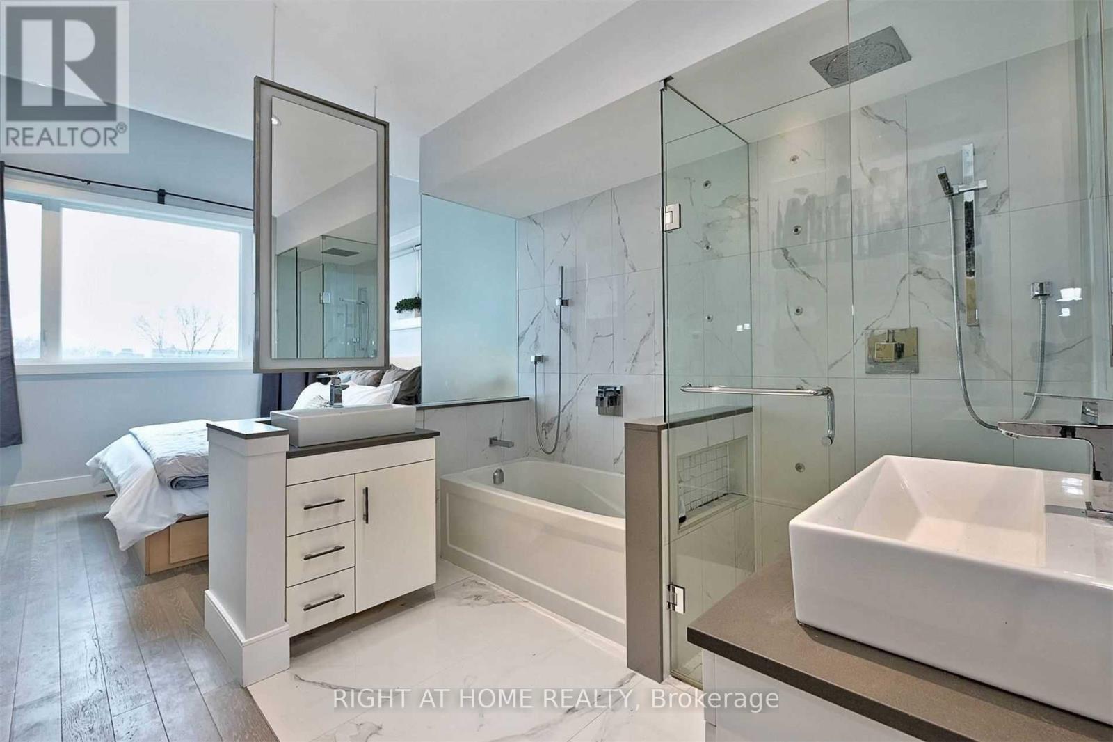 Upper - 5 Allen Avenue, Toronto, Ontario  M4M 1T5 - Photo 10 - W11916058