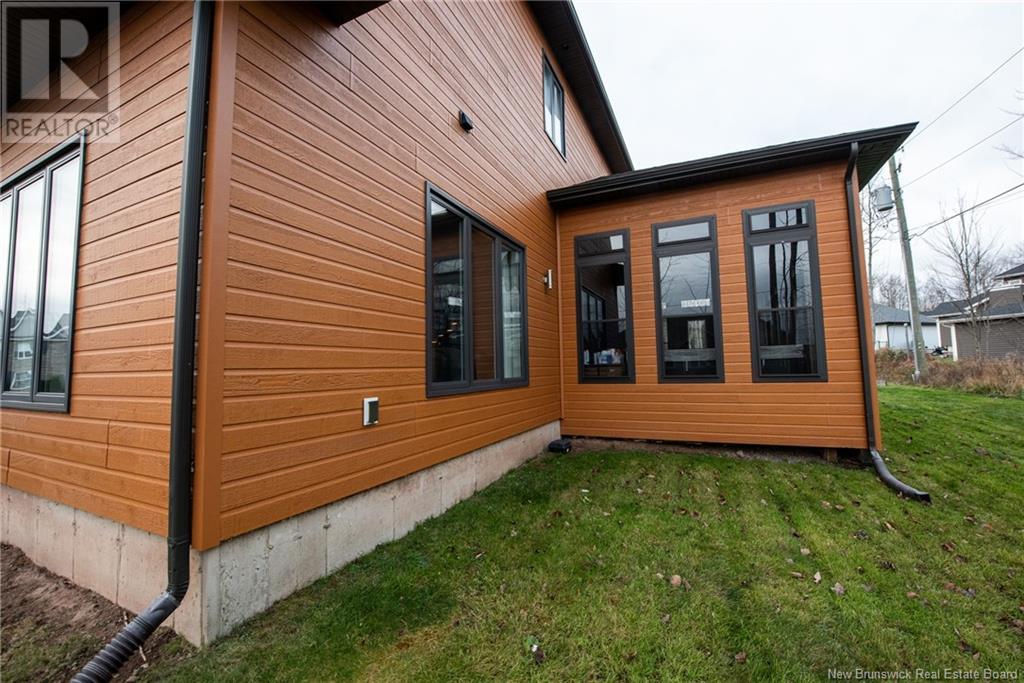 Property at 15 Turnberry Court image 4