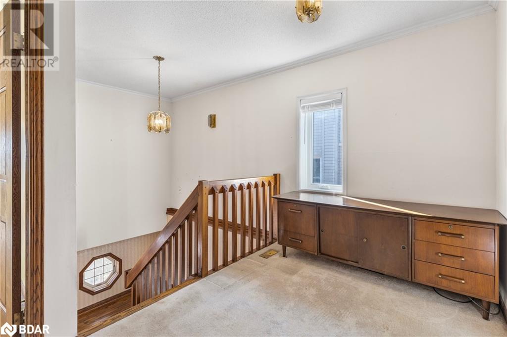 36 Kempenfelt Drive, Barrie, Ontario  L4M 1B9 - Photo 14 - 40688008