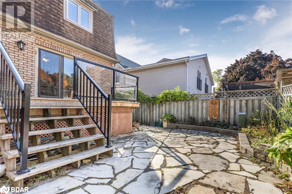 36 Kempenfelt Drive, Barrie, Ontario  L4M 1B9 - Photo 26 - 40688008
