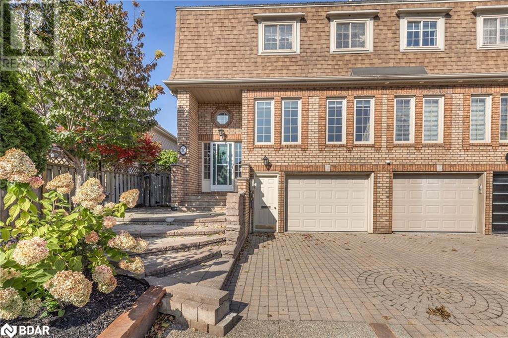 36 Kempenfelt Drive, Barrie, Ontario  L4M 1B9 - Photo 3 - 40688008