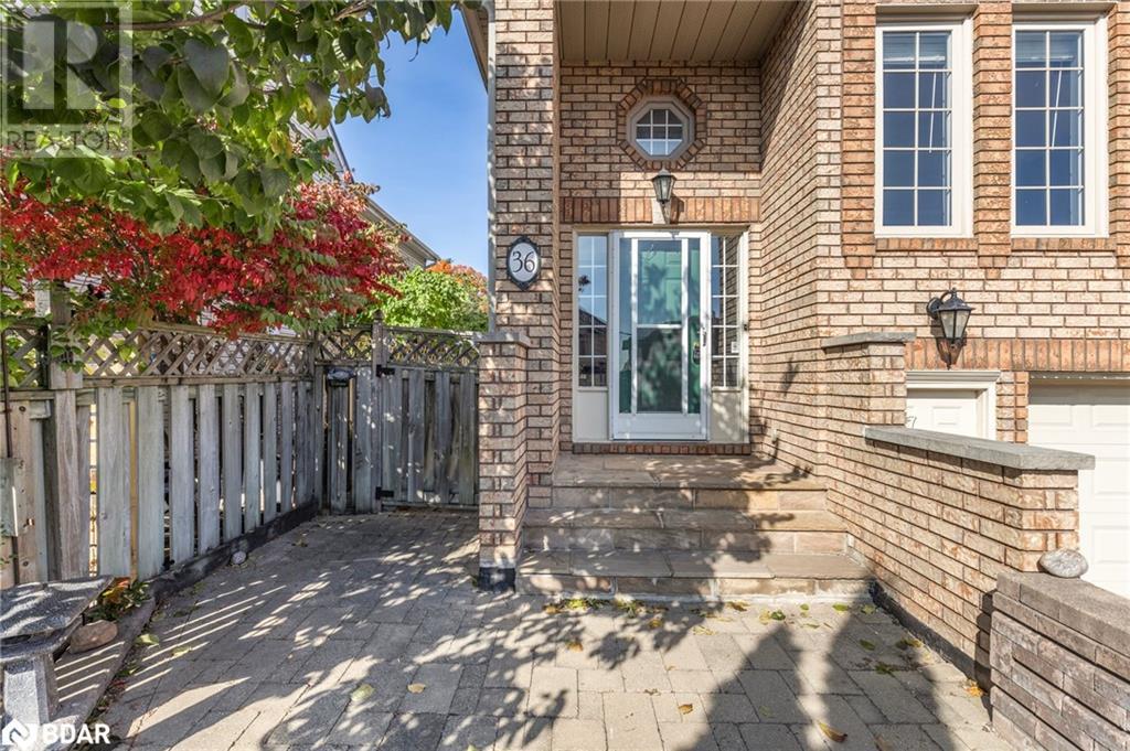 36 Kempenfelt Drive, Barrie, Ontario  L4M 1B9 - Photo 4 - 40688008