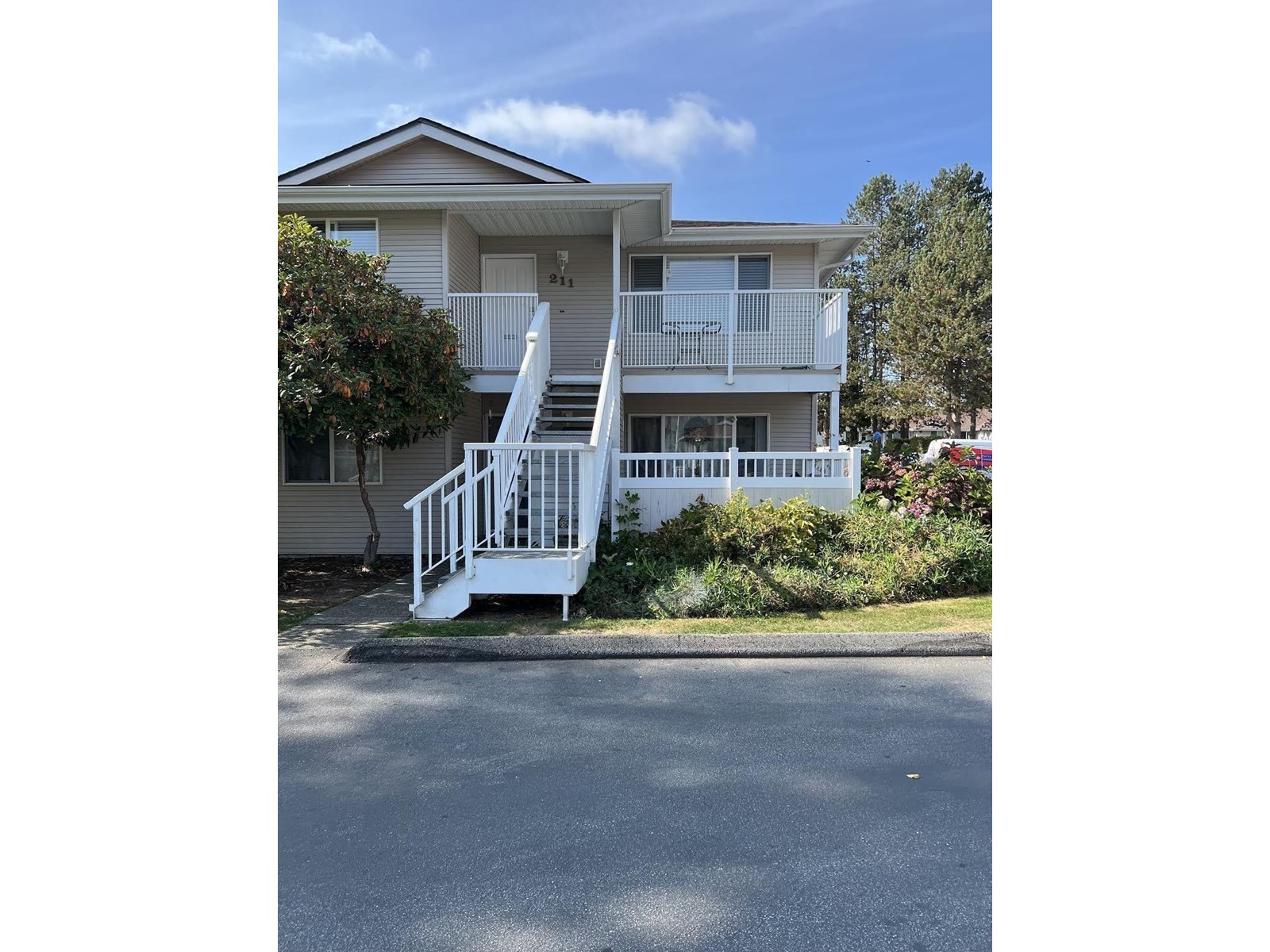Property at 212 13947 72 AVENUE image 1