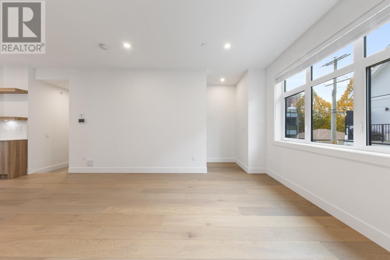 Listing Picture 13 of 36 : 1369 E 24TH AVENUE, Vancouver / 溫哥華 - 魯藝地產 Yvonne Lu Group - MLS Medallion Club Member