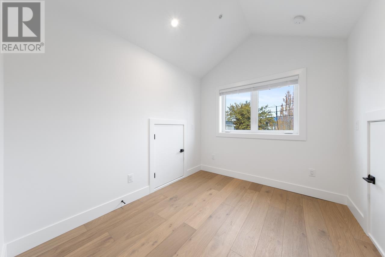 Listing Picture 19 of 36 : 1369 E 24TH AVENUE, Vancouver / 溫哥華 - 魯藝地產 Yvonne Lu Group - MLS Medallion Club Member