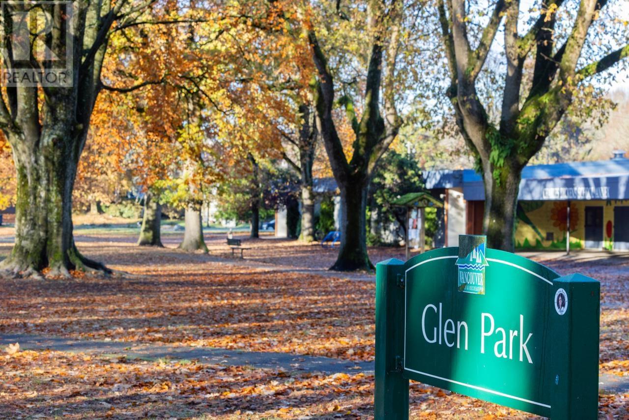 Listing Picture 33 of 36 : 1369 E 24TH AVENUE, Vancouver / 溫哥華 - 魯藝地產 Yvonne Lu Group - MLS Medallion Club Member