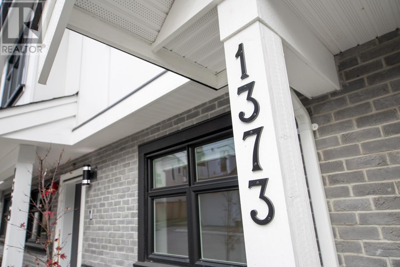 1373 E 24th Avenue, Vancouver, British Columbia  V5V 2B6 - Photo 3 - R2954659