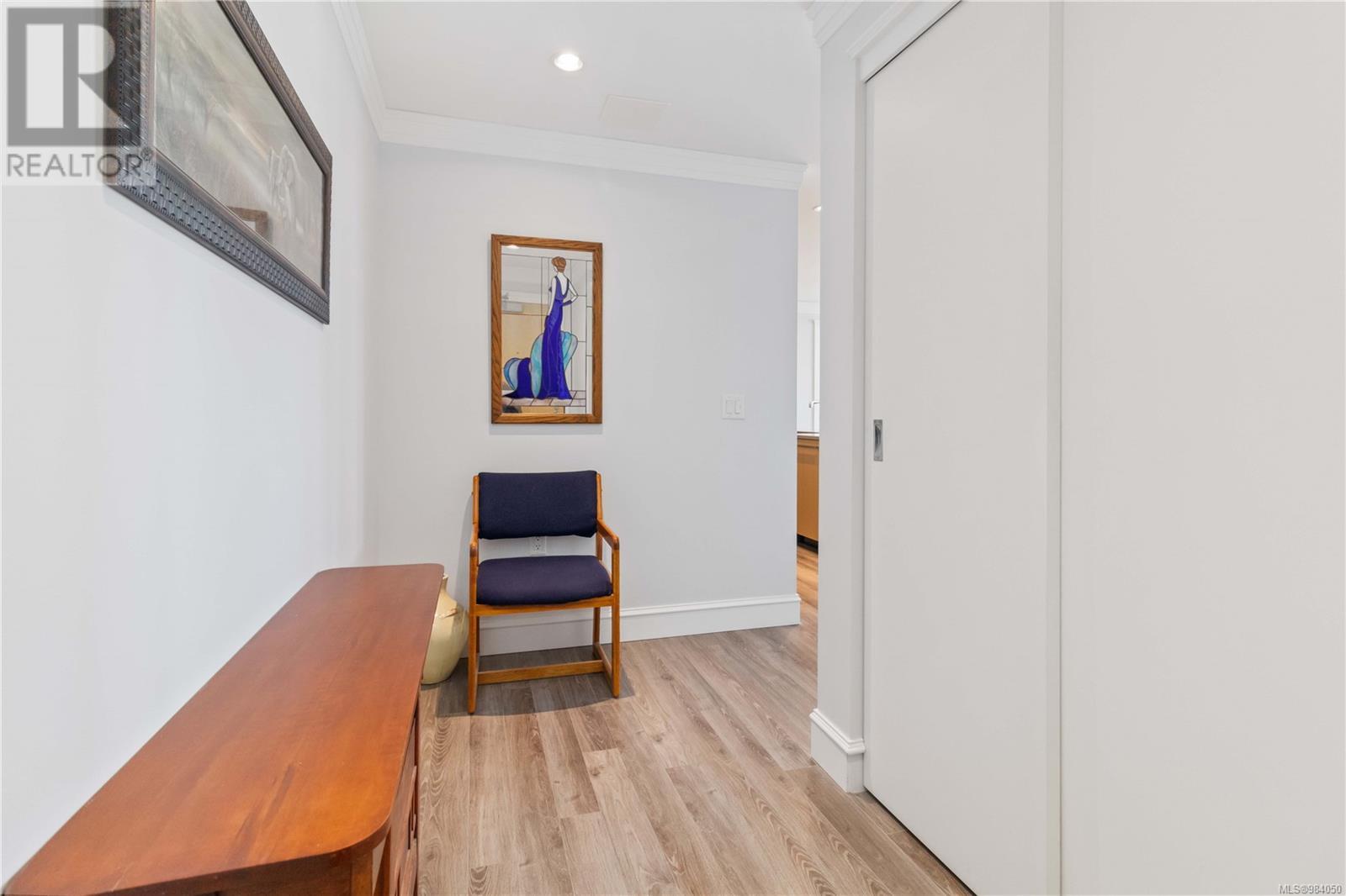 Property at 809 838 Broughton St image 4