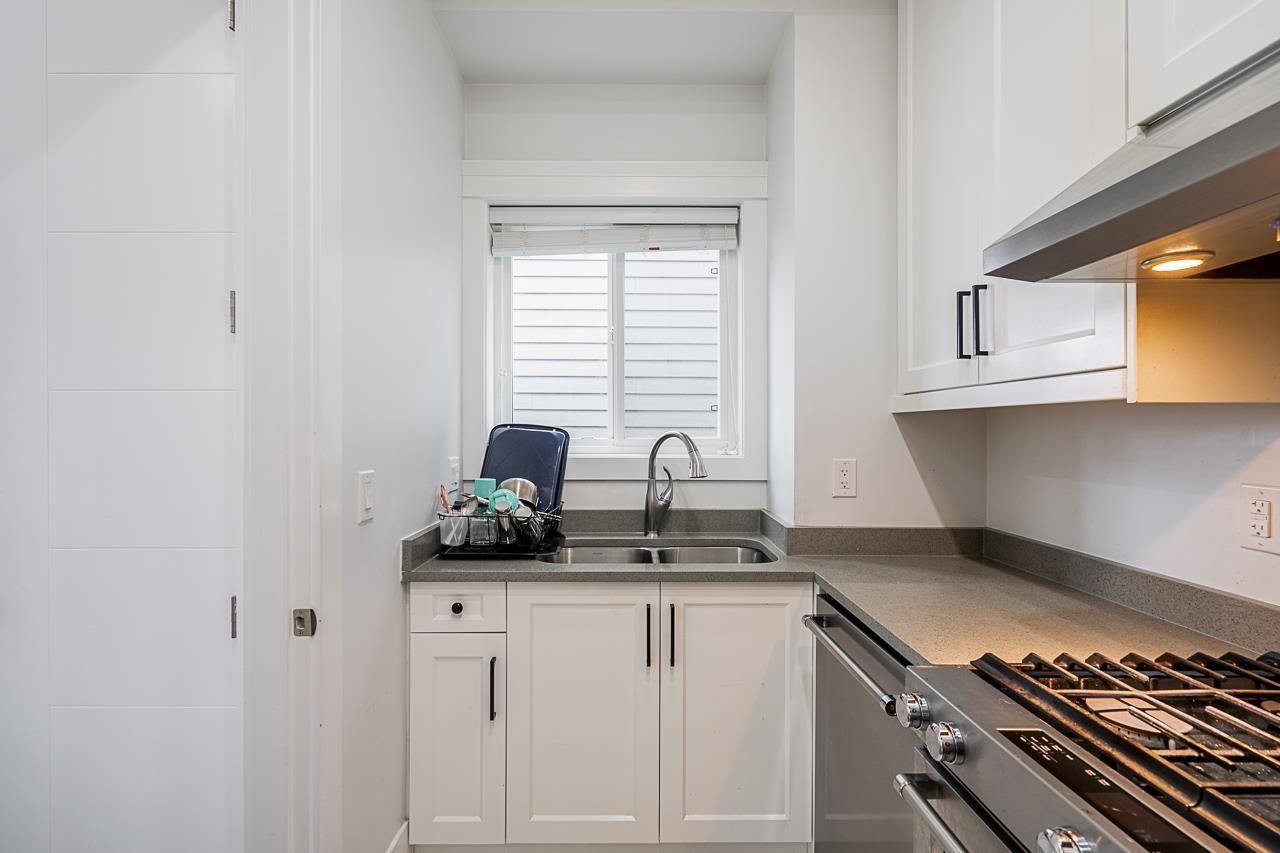 17163 0a Avenue, Surrey, British Columbia  V3Z 0Y9 - Photo 8 - R2946637