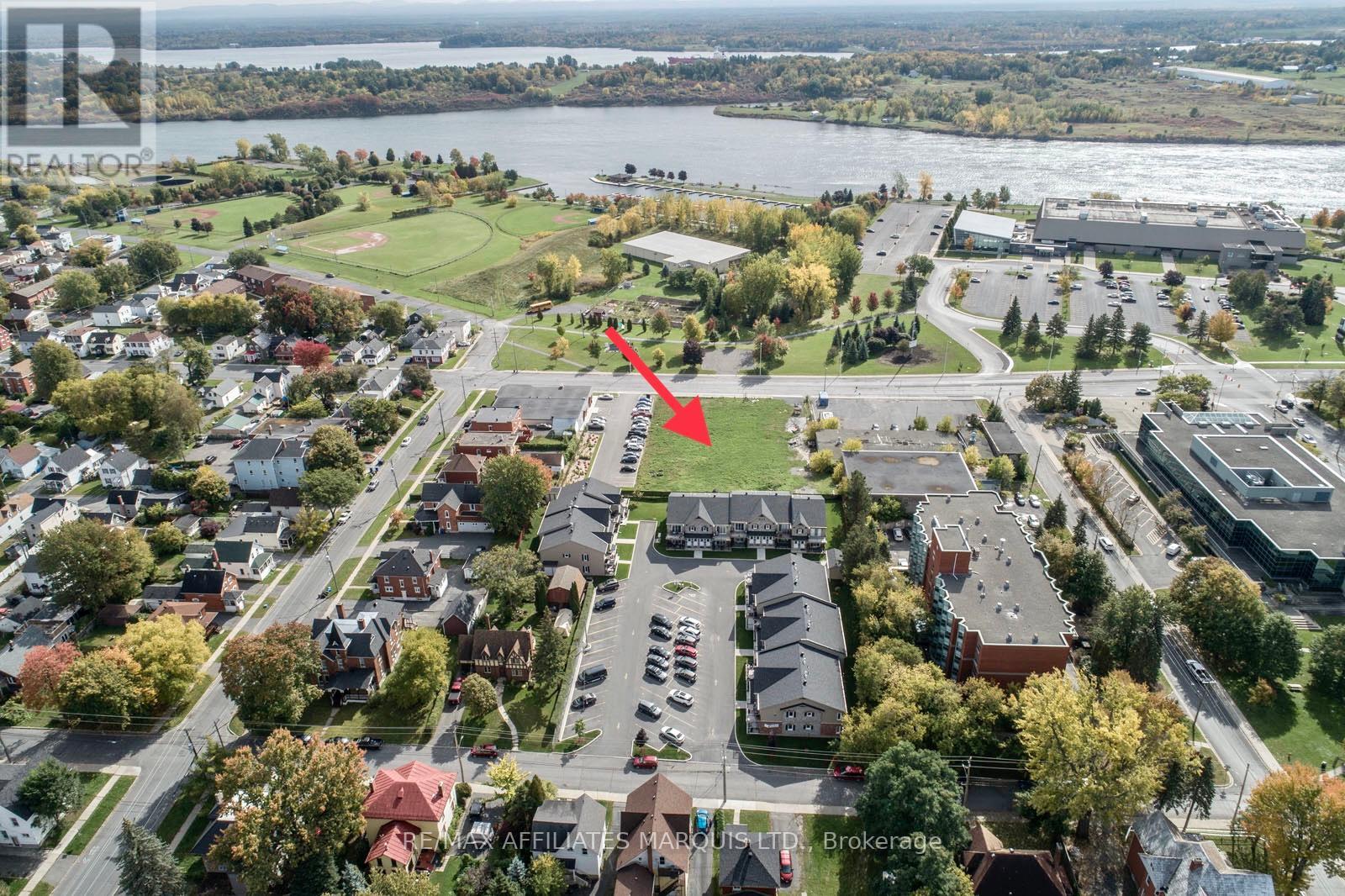 201 - 229 Water Street E, Cornwall, Ontario  K6H 1A2 - Photo 2 - X11904939