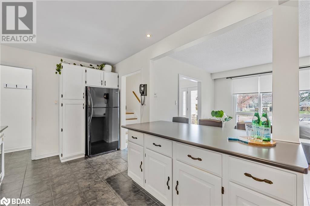 12 Curtiss Court, Barrie, Ontario  L4M 2M7 - Photo 19 - 40689076