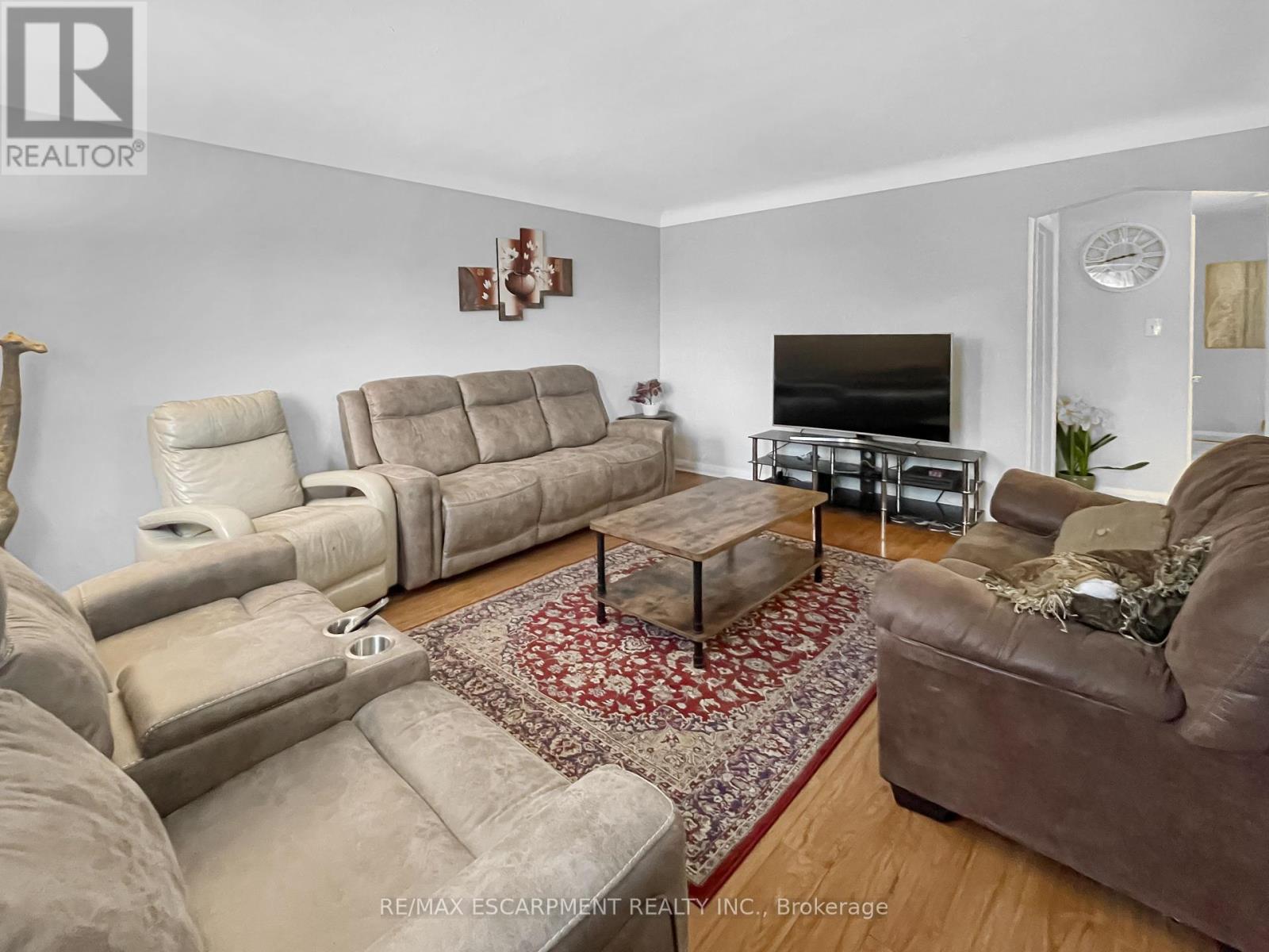 Property at 907 FENNELL AVENUE E image 3
