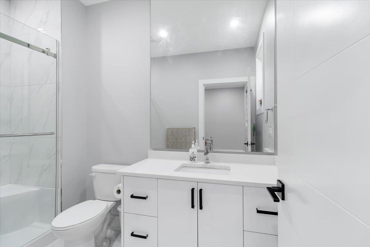 8995 Queen Mary Boulevard, Surrey, British Columbia  V3V 6R2 - Photo 12 - R2954520