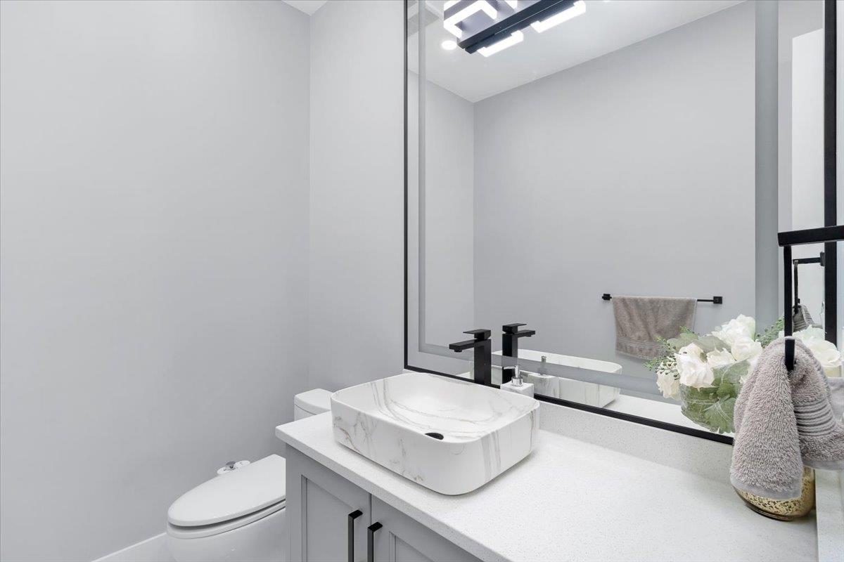 8995 Queen Mary Boulevard, Surrey, British Columbia  V3V 6R2 - Photo 11 - R2954520