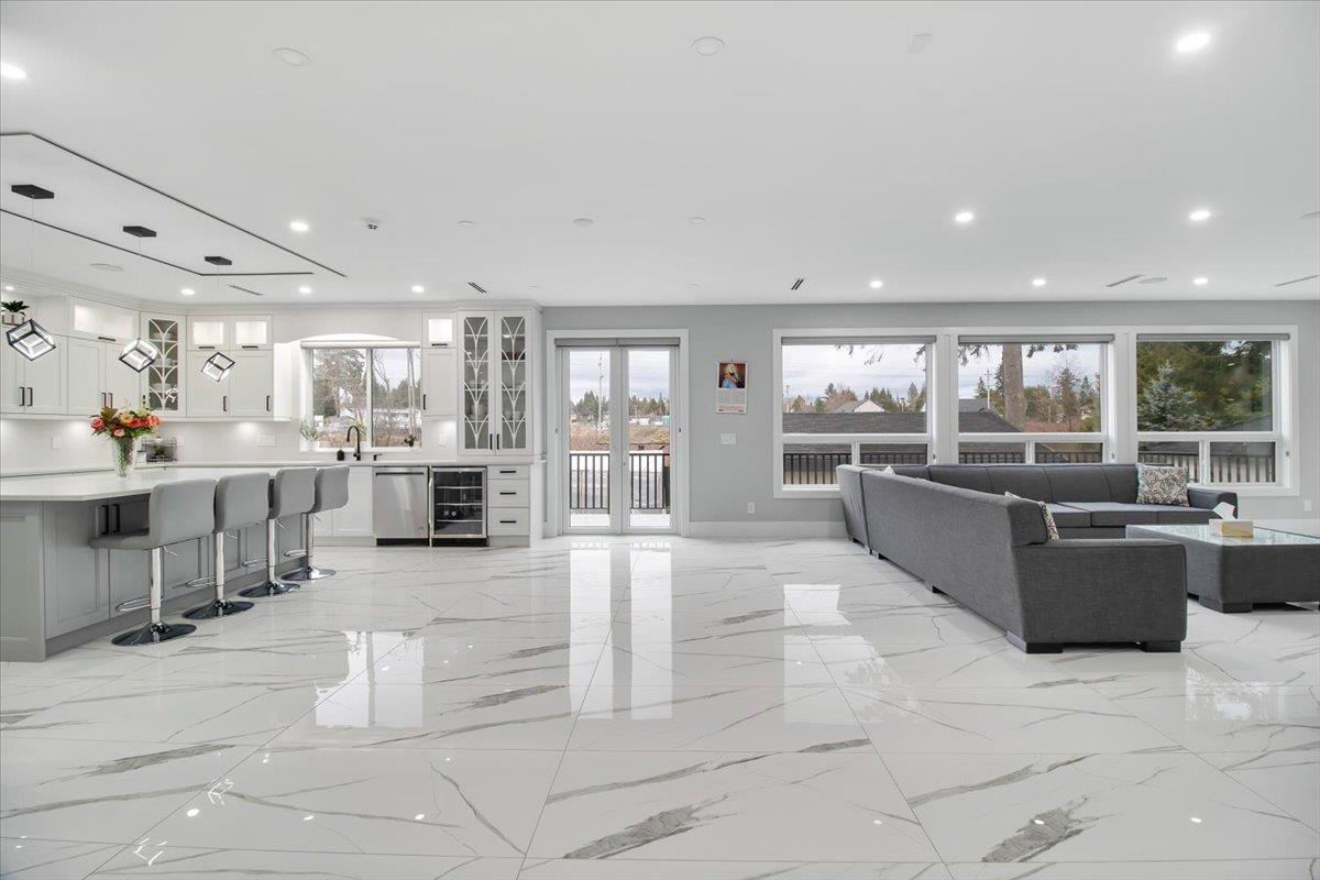 Property at 8995 QUEEN MARY BOULEVARD image 5