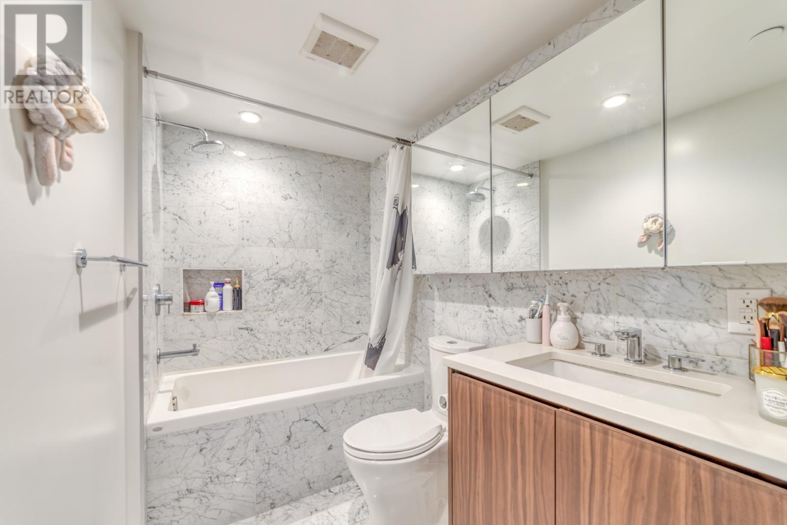 1105 1768 Cook Street, Vancouver, British Columbia  V5Y 0N3 - Photo 11 - R2954444