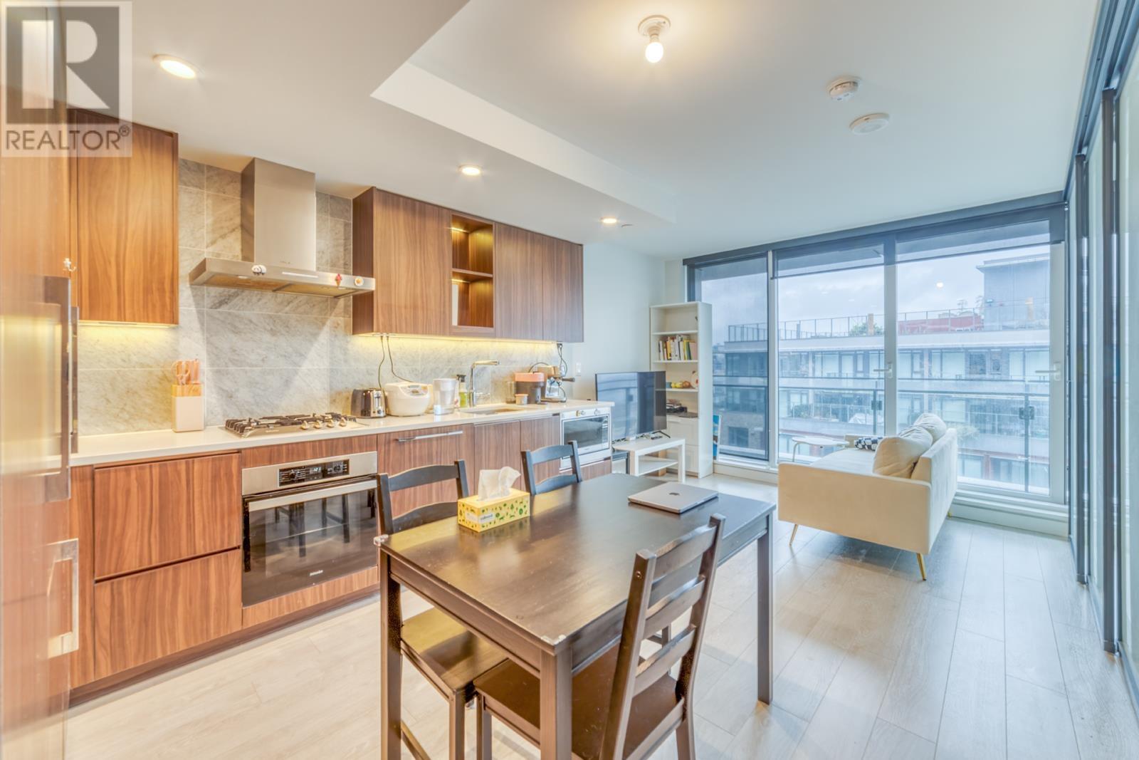 1105 1768 Cook Street, Vancouver, British Columbia  V5Y 0N3 - Photo 3 - R2954444