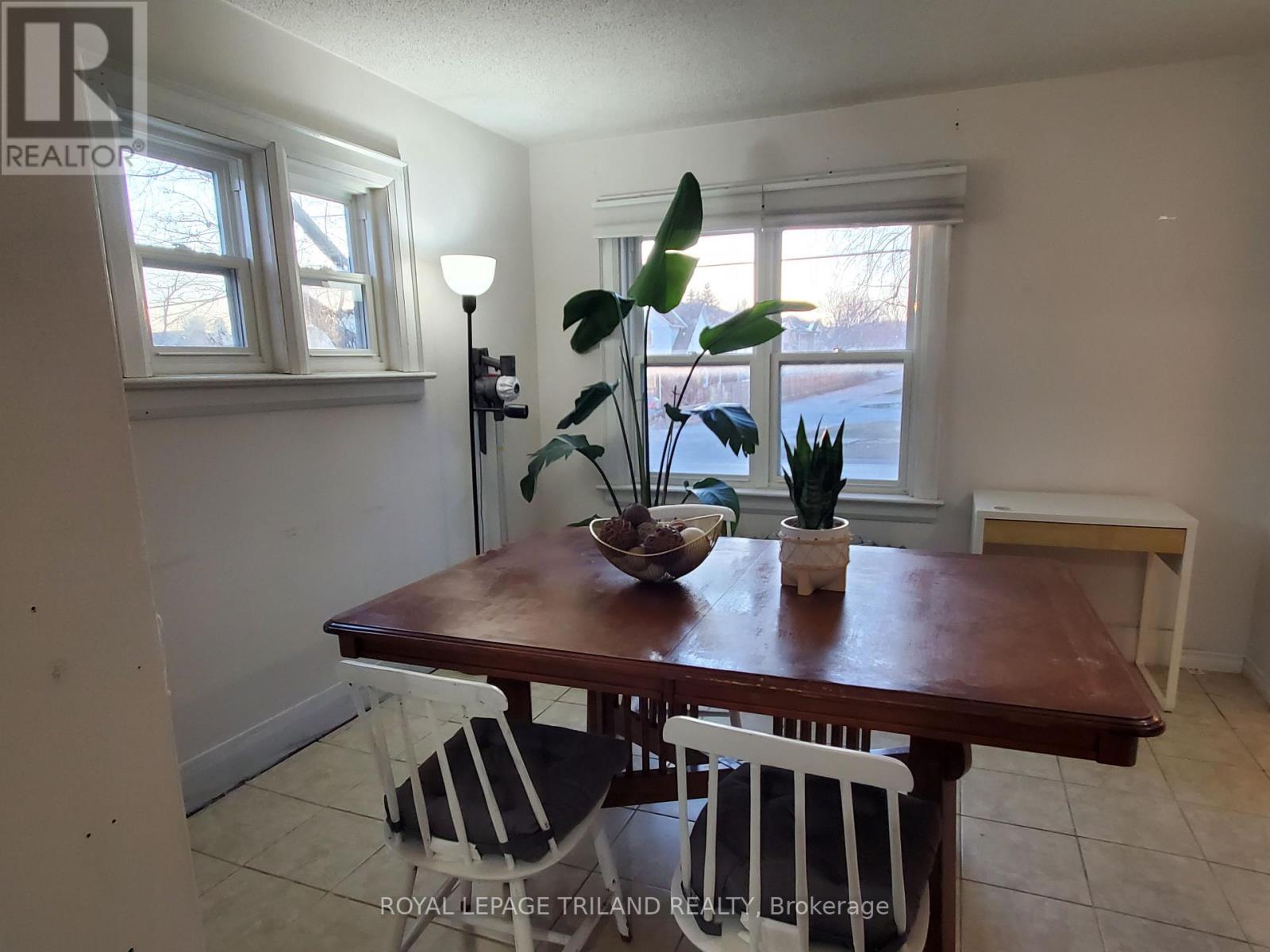 6566 Drummond Road, Niagara Falls (Dorchester), Ontario  L2G 4N7 - Photo 22 - X9251133