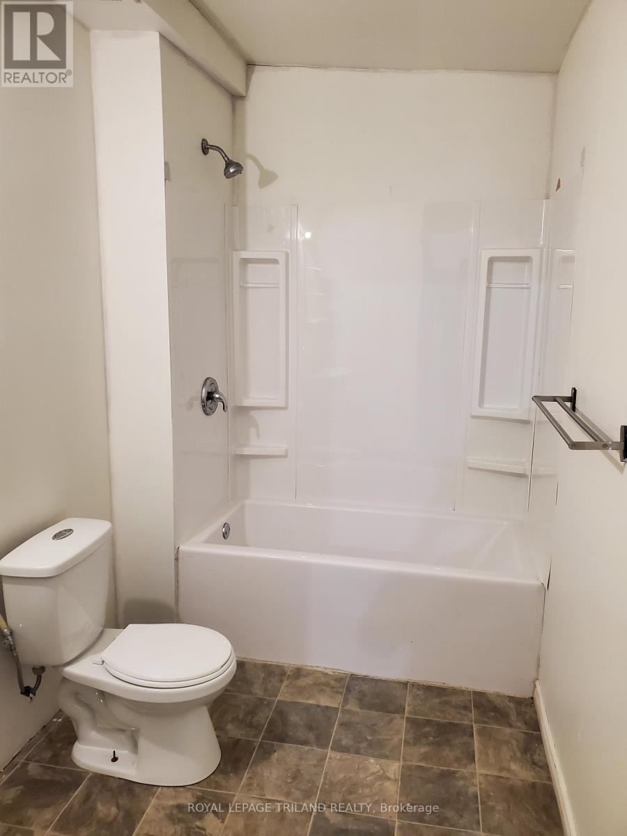 6566 Drummond Road, Niagara Falls (Dorchester), Ontario  L2G 4N7 - Photo 25 - X9251133