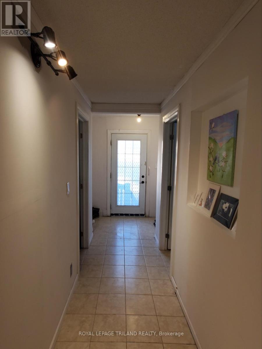 6566 Drummond Road, Niagara Falls (Dorchester), Ontario  L2G 4N7 - Photo 26 - X9251133