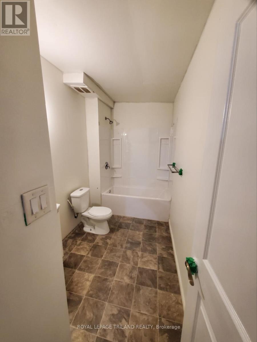 6566 Drummond Road, Niagara Falls (Dorchester), Ontario  L2G 4N7 - Photo 37 - X9251133