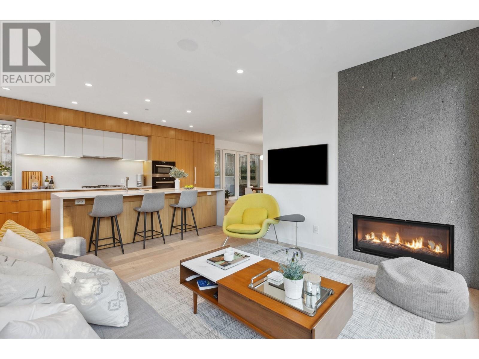 Property at 4 3730 EDGEMONT BOULEVARD image 3