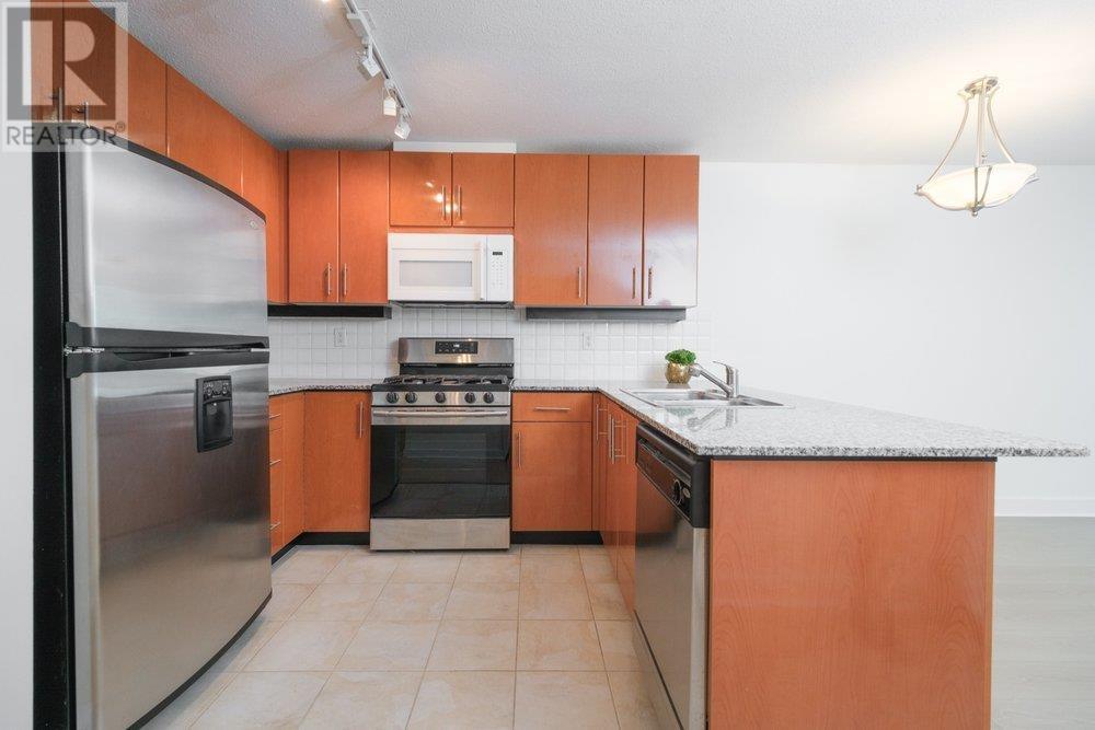 702 188 E Esplanade, North Vancouver, British Columbia V7L 4Y1 - Photo 3 - R2954688