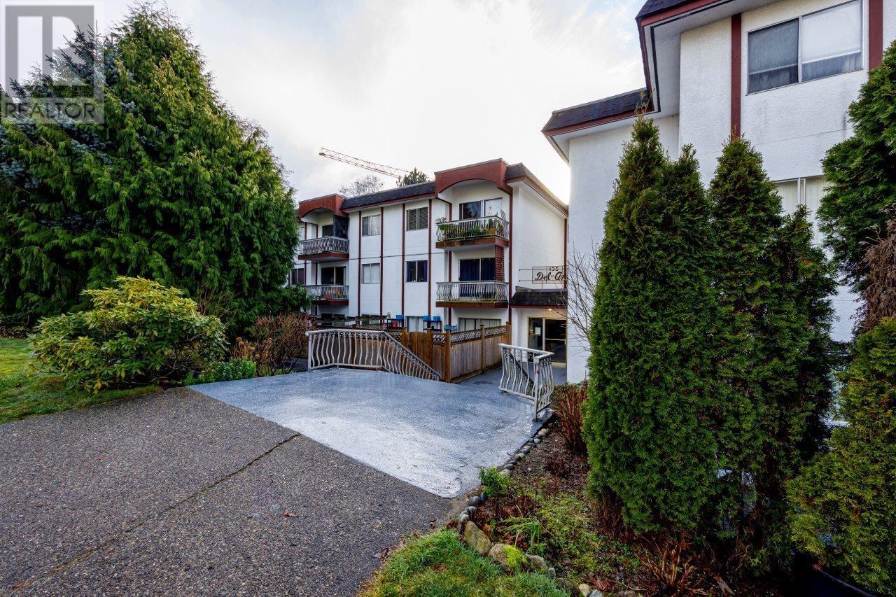 201 135 W 21st Street, North Vancouver, British Columbia  V7M 1Z2 - Photo 2 - R2954709