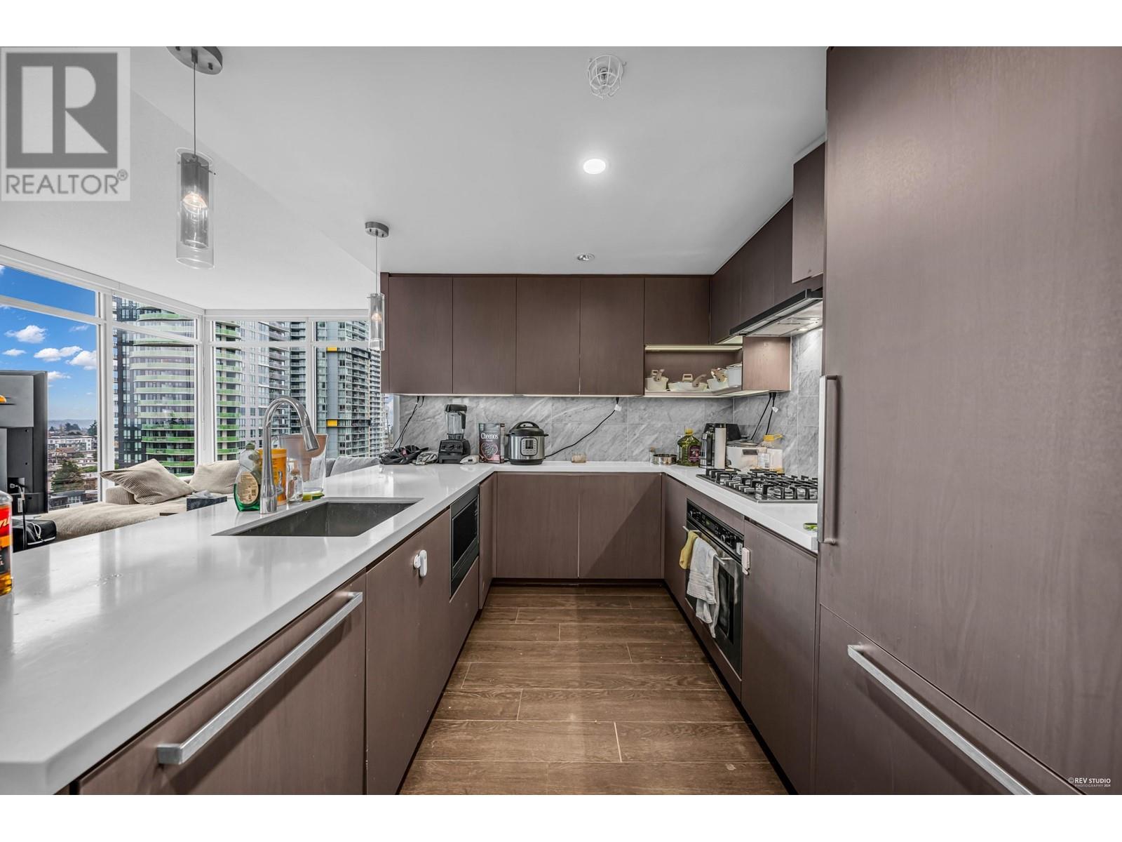 Listing Picture 3 of 15 : 1501 6538 NELSON AVENUE, Burnaby / 本拿比 - 魯藝地產 Yvonne Lu Group - MLS Medallion Club Member