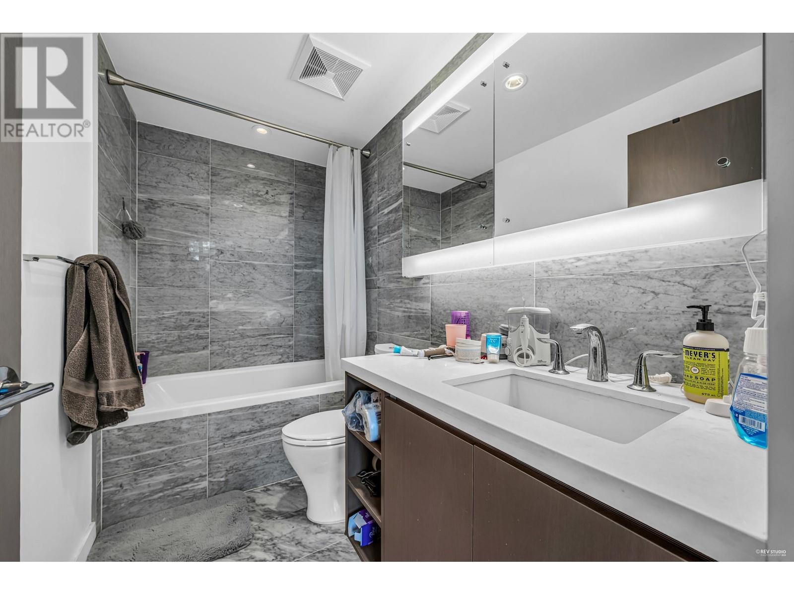 Listing Picture 8 of 15 : 1501 6538 NELSON AVENUE, Burnaby / 本拿比 - 魯藝地產 Yvonne Lu Group - MLS Medallion Club Member