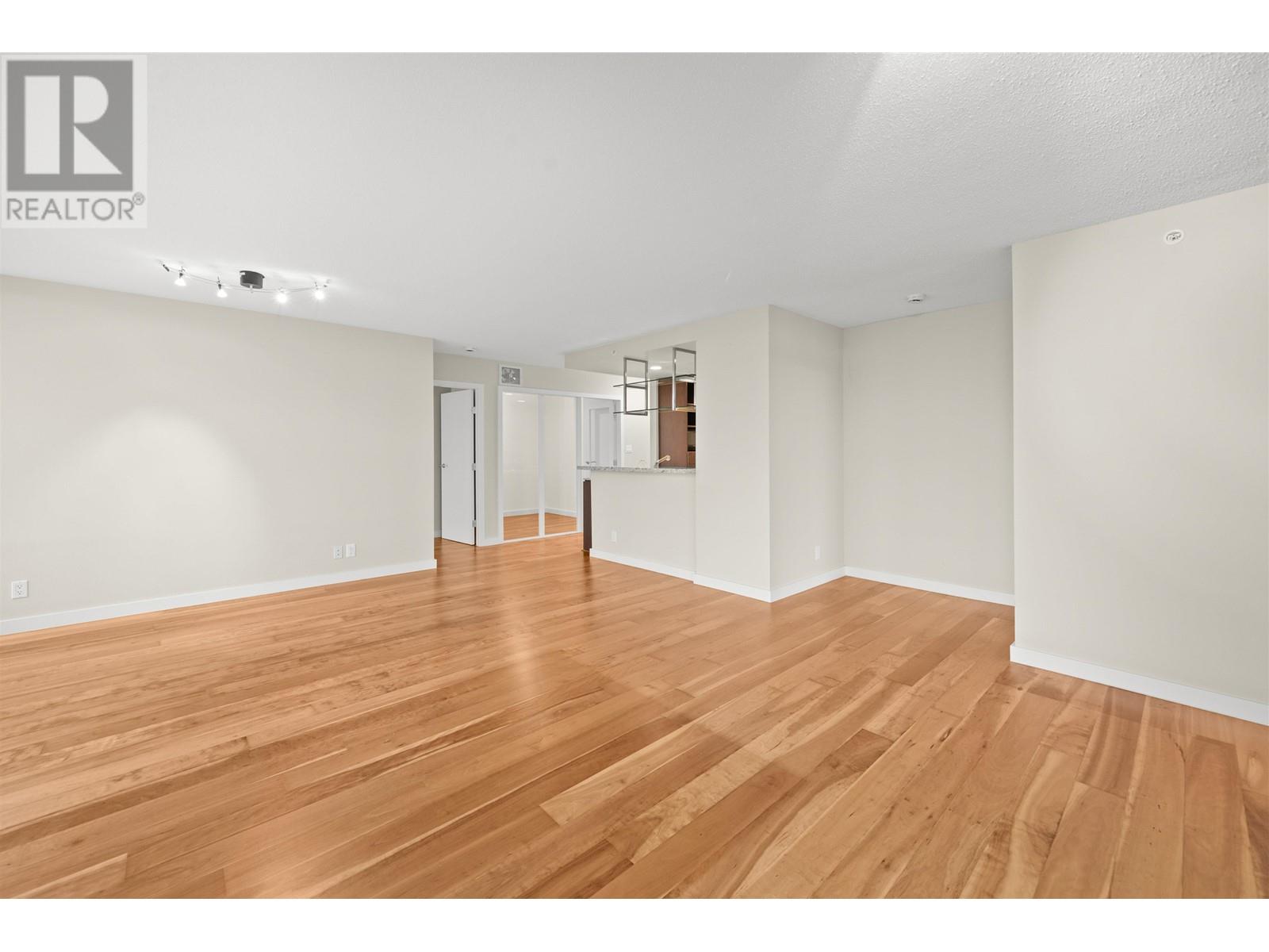 Listing Picture 4 of 35 : 3103 455 BEACH CRESCENT, Vancouver / 溫哥華 - 魯藝地產 Yvonne Lu Group - MLS Medallion Club Member