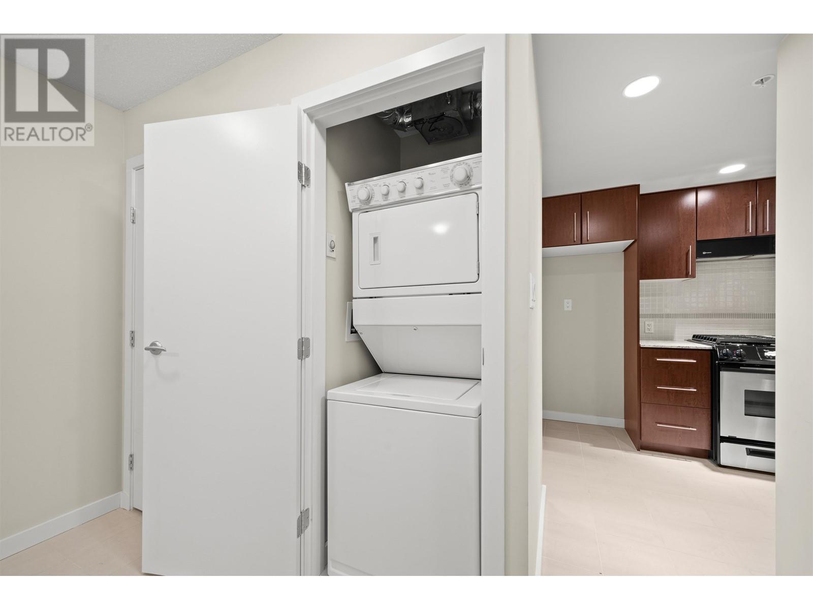 Listing Picture 9 of 35 : 3103 455 BEACH CRESCENT, Vancouver / 溫哥華 - 魯藝地產 Yvonne Lu Group - MLS Medallion Club Member