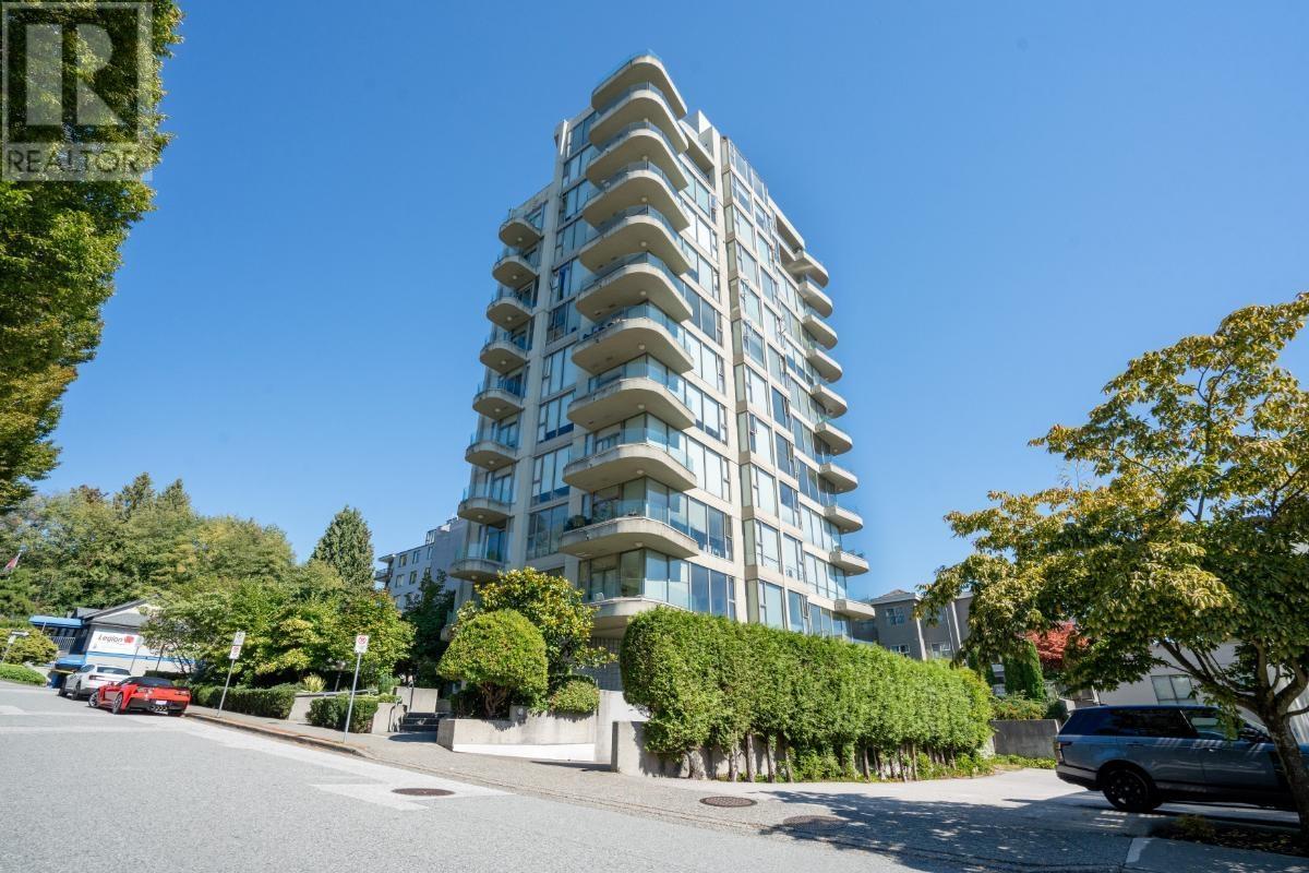 201 570 18th Street, West Vancouver, British Columbia  V7V 3V7 - Photo 1 - R2954725