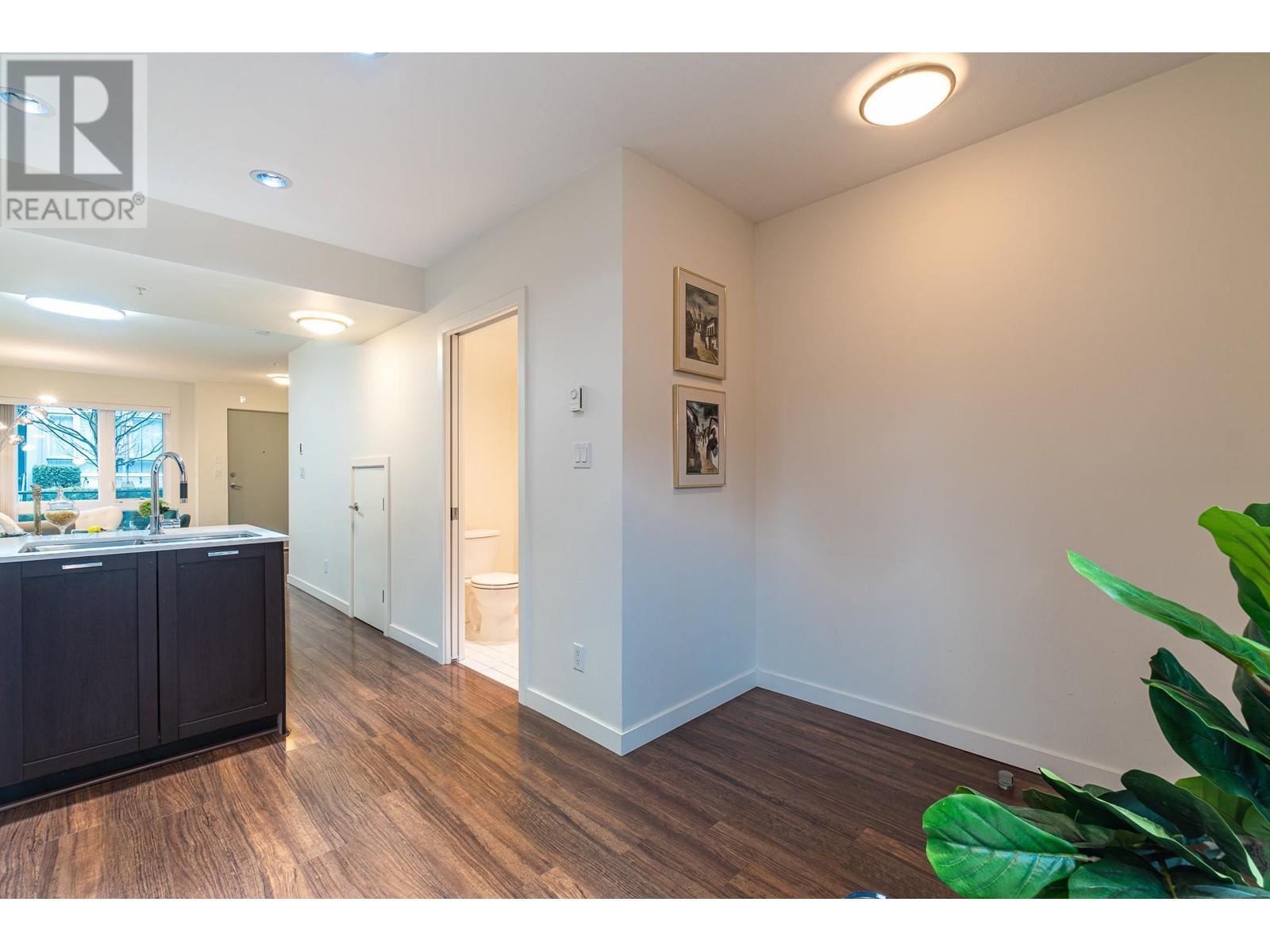 Listing Picture 17 of 34 : 4858 ELDORADO MEWS, Vancouver / 溫哥華 - 魯藝地產 Yvonne Lu Group - MLS Medallion Club Member