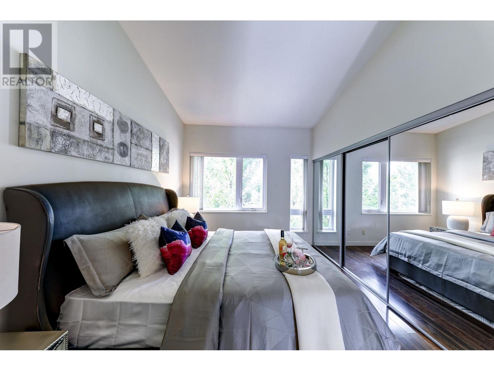 Listing Picture 23 of 34 : 4858 ELDORADO MEWS, Vancouver / 溫哥華 - 魯藝地產 Yvonne Lu Group - MLS Medallion Club Member