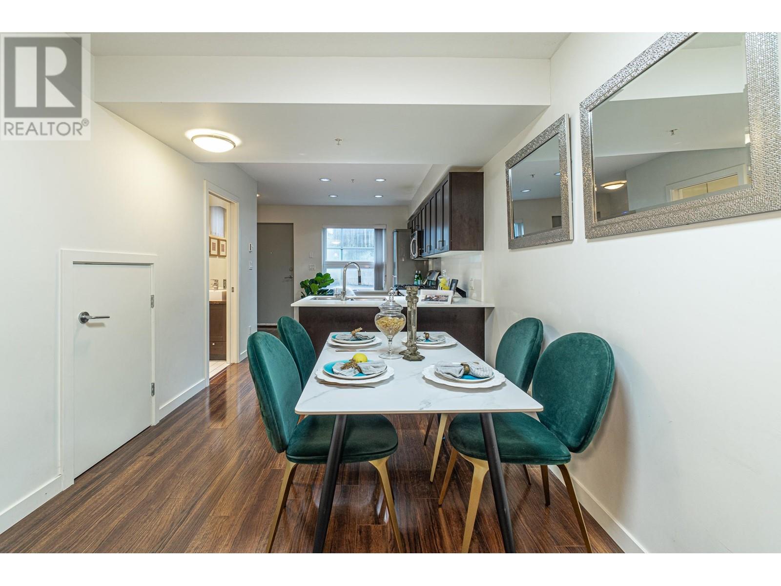 Listing Picture 10 of 34 : 4858 ELDORADO MEWS, Vancouver / 溫哥華 - 魯藝地產 Yvonne Lu Group - MLS Medallion Club Member