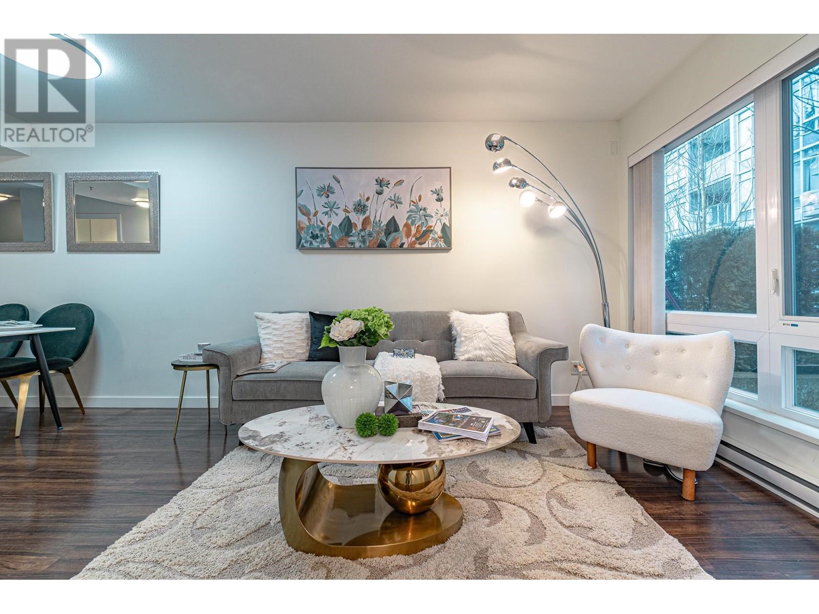 Listing Picture 7 of 34 : 4858 ELDORADO MEWS, Vancouver / 溫哥華 - 魯藝地產 Yvonne Lu Group - MLS Medallion Club Member