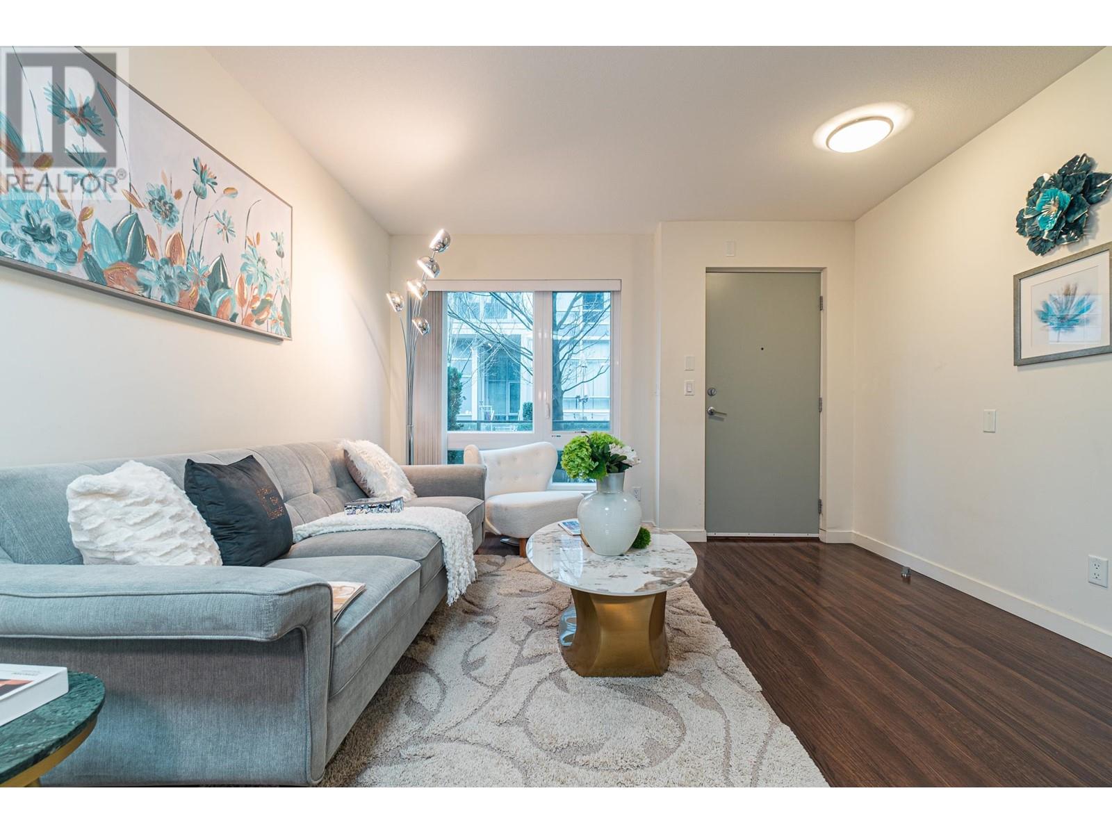 Listing Picture 4 of 34 : 4858 ELDORADO MEWS, Vancouver / 溫哥華 - 魯藝地產 Yvonne Lu Group - MLS Medallion Club Member