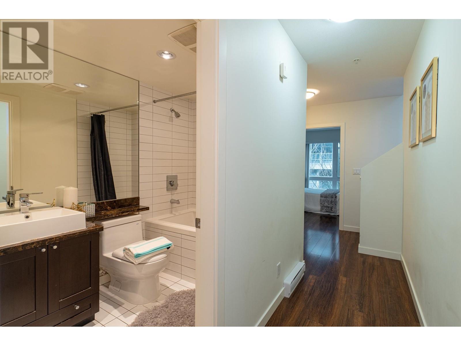 Listing Picture 21 of 34 : 4858 ELDORADO MEWS, Vancouver / 溫哥華 - 魯藝地產 Yvonne Lu Group - MLS Medallion Club Member