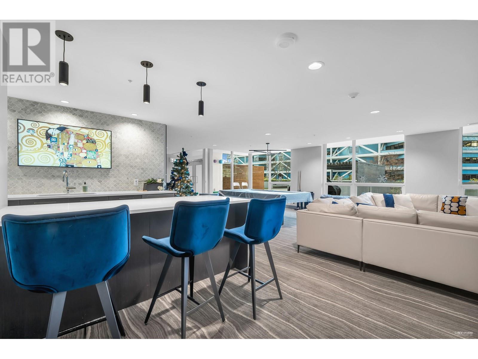 808 118 Carrie Cates Court, North Vancouver, British Columbia V7L 0B2 - Photo 3 - R2952370