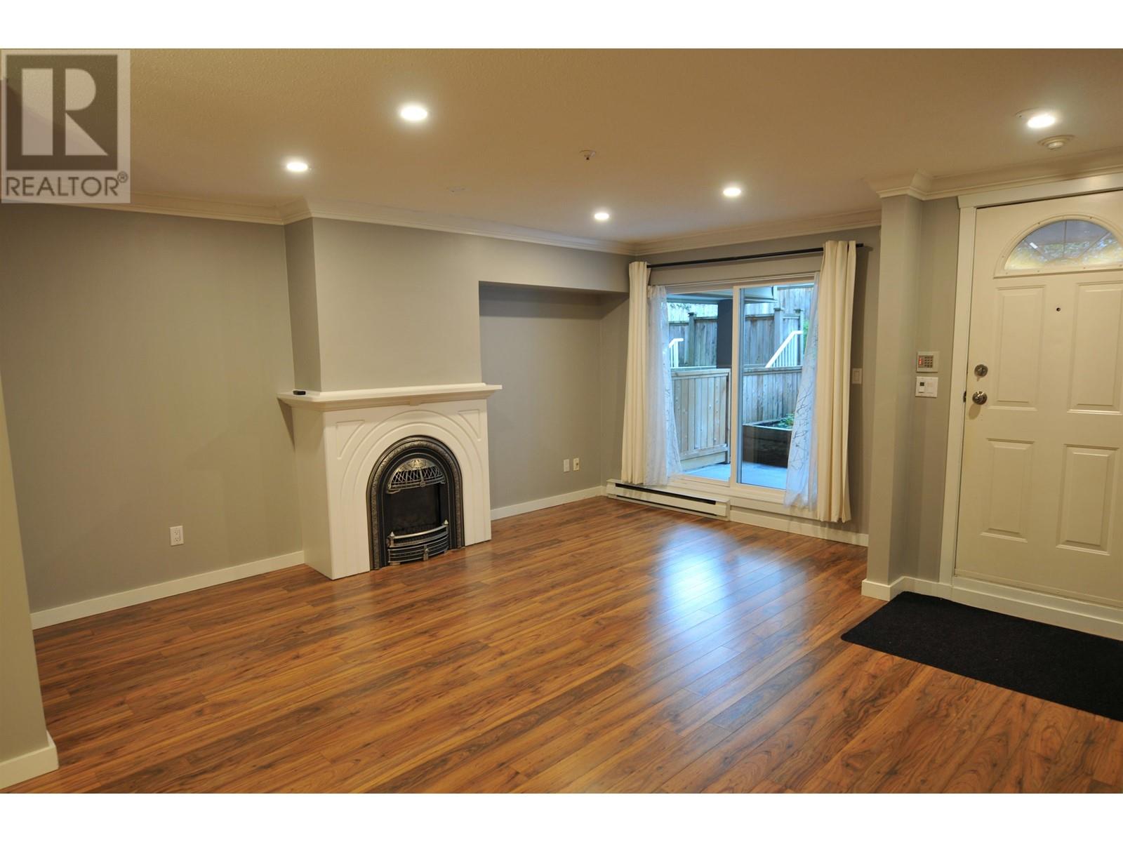 203 3709 Pender Street, Burnaby, British Columbia  V5C 2L2 - Photo 2 - R2954277