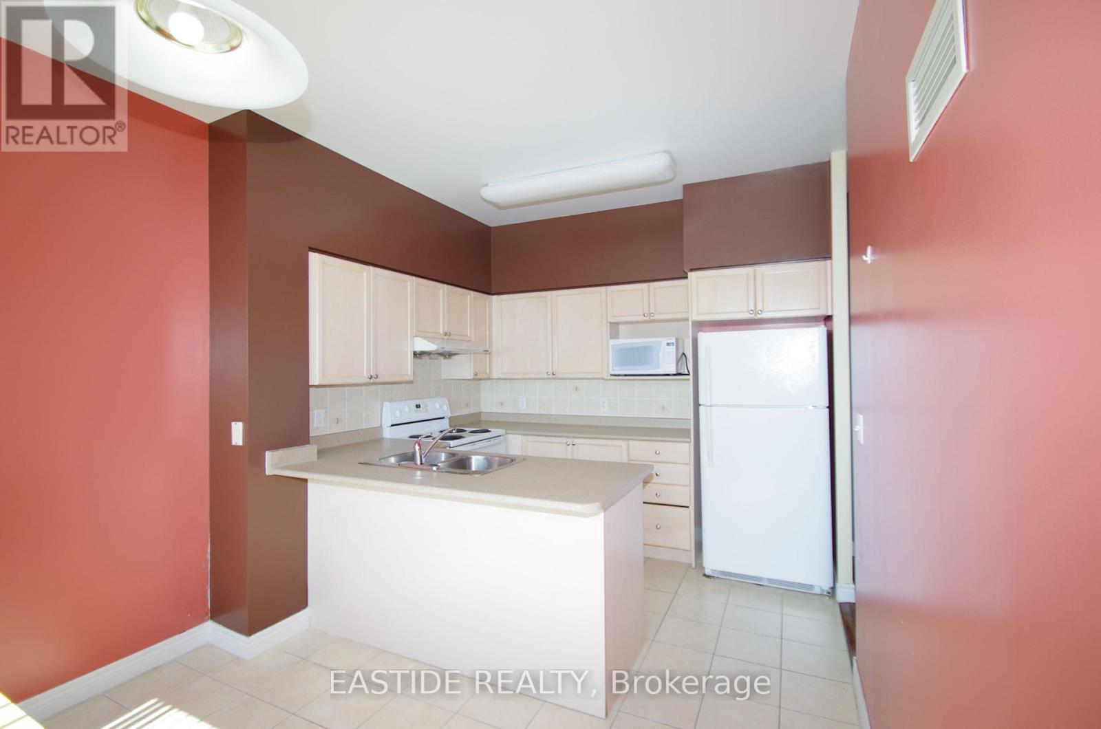 Ph206 - 23 Hollywood Avenue S, Toronto, Ontario  M2N 7L8 - Photo 6 - C11916462