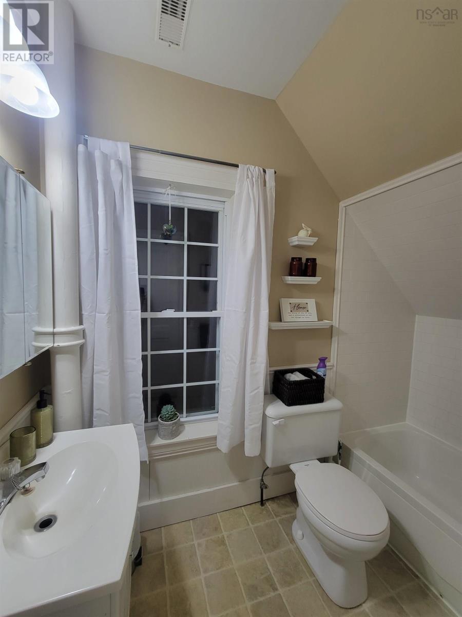 710 Main Street, Lawrencetown, Nova Scotia  B0S 1M0 - Photo 15 - 202500553