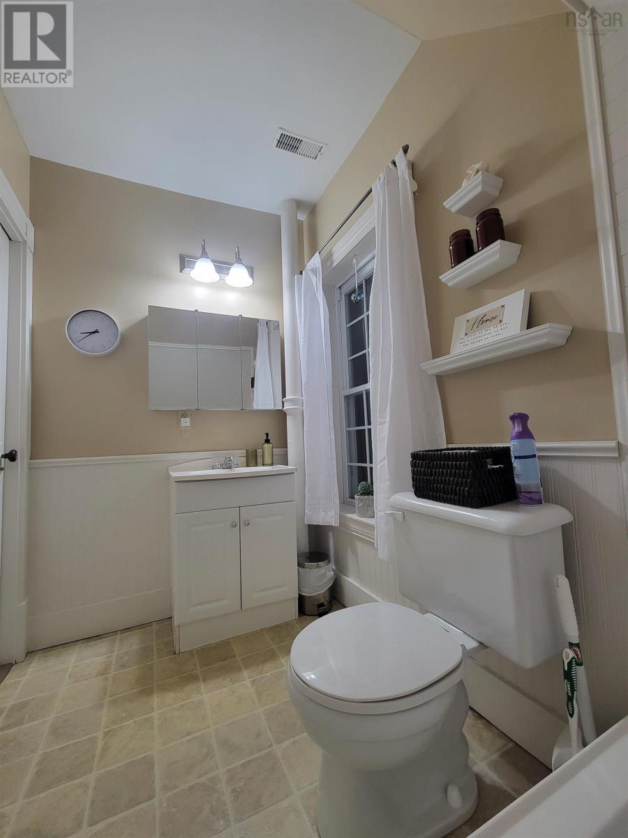710 Main Street, Lawrencetown, Nova Scotia  B0S 1M0 - Photo 16 - 202500553