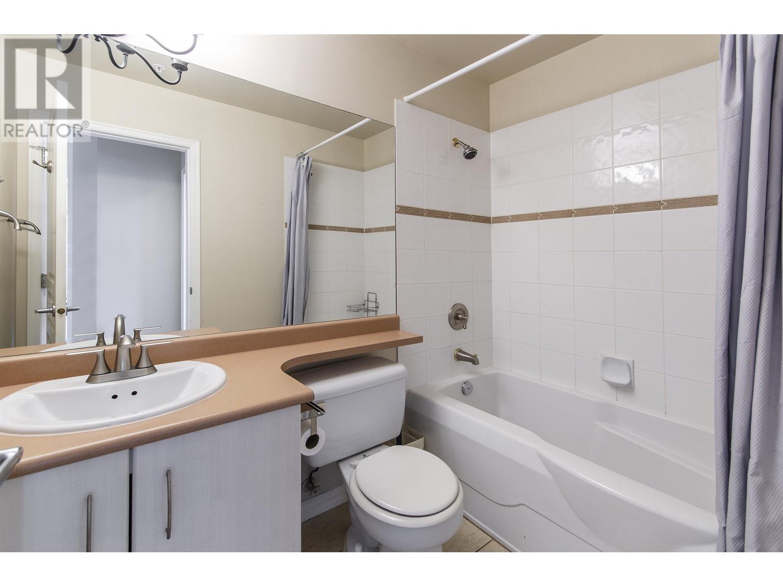 Listing Picture 25 of 26 : 1703 5639 HAMPTON PLACE, Vancouver / 溫哥華 - 魯藝地產 Yvonne Lu Group - MLS Medallion Club Member