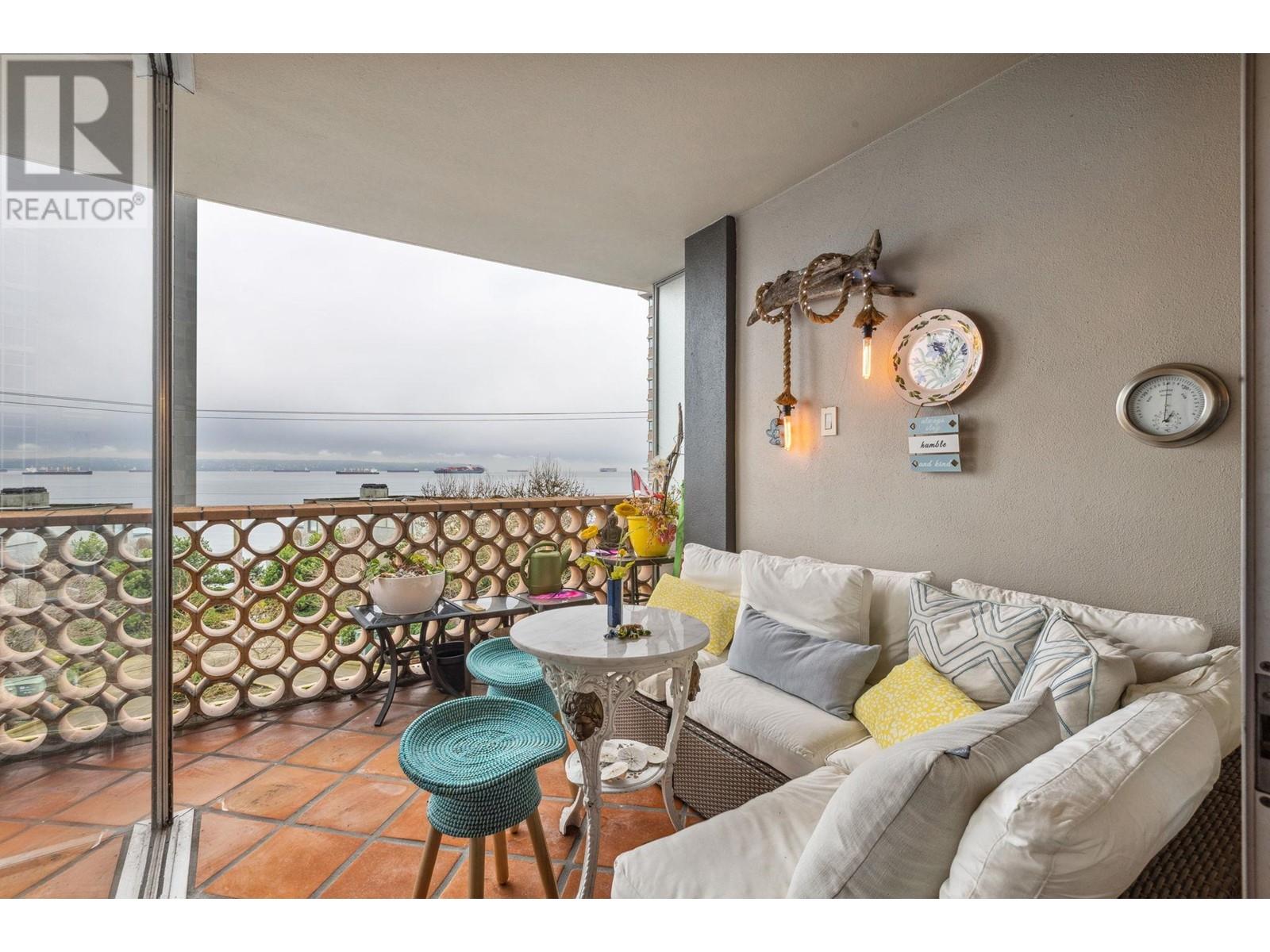 303 2135 Argyle Avenue, West Vancouver, British Columbia  V7V 1A5 - Photo 11 - R2954736