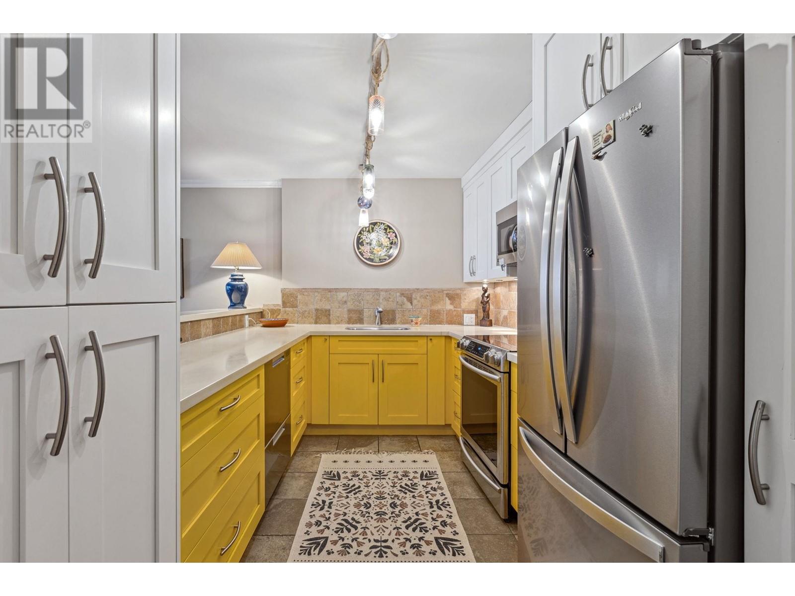 303 2135 Argyle Avenue, West Vancouver, British Columbia  V7V 1A5 - Photo 17 - R2954736