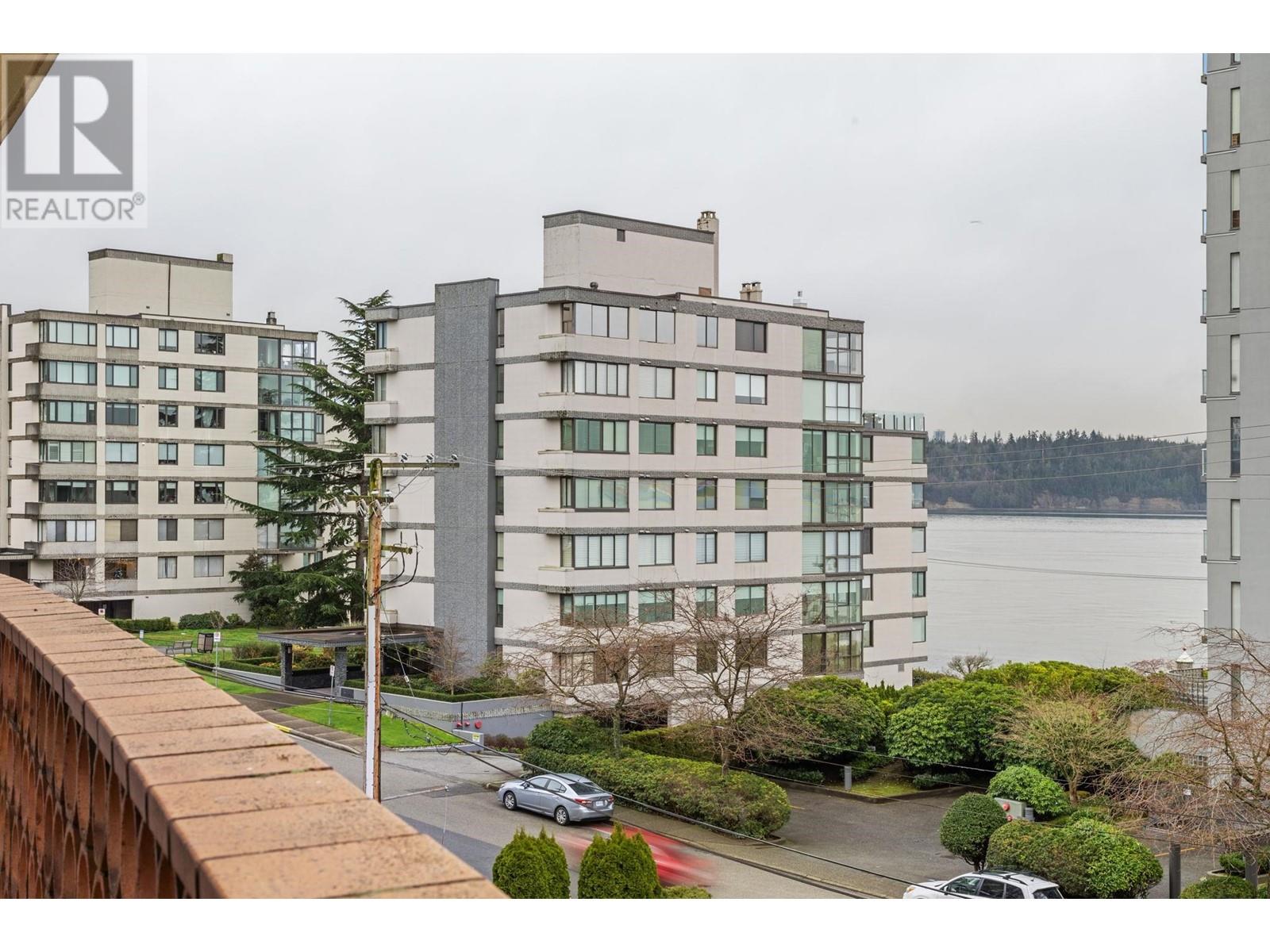 303 2135 Argyle Avenue, West Vancouver, British Columbia  V7V 1A5 - Photo 7 - R2954736